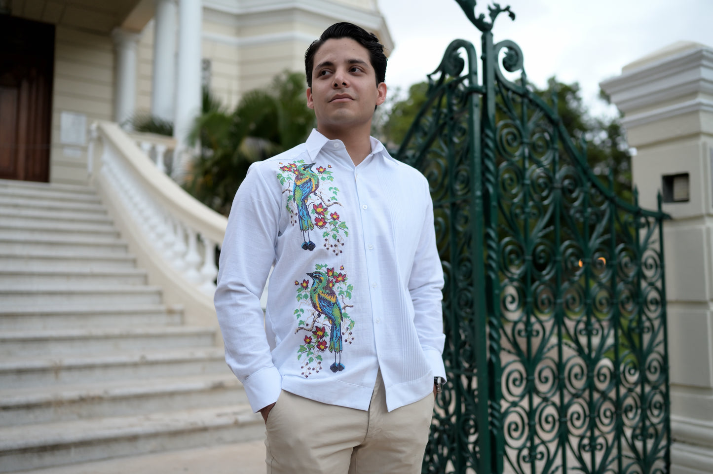 Guayabera Manga Larga MOD.022 Bordado de Pájaro Tho