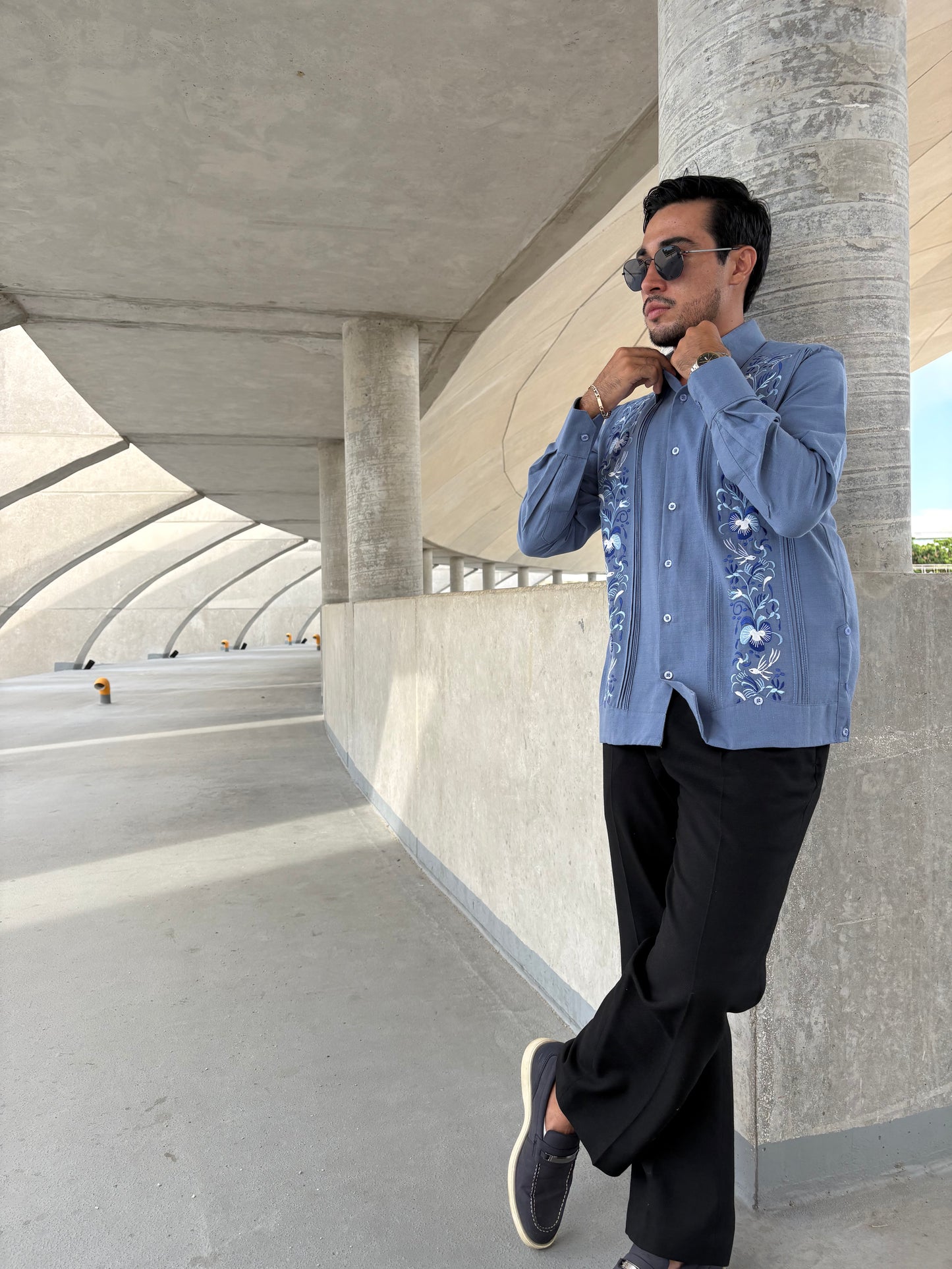 Guayabera Manga Larga modelo 027 colibrí