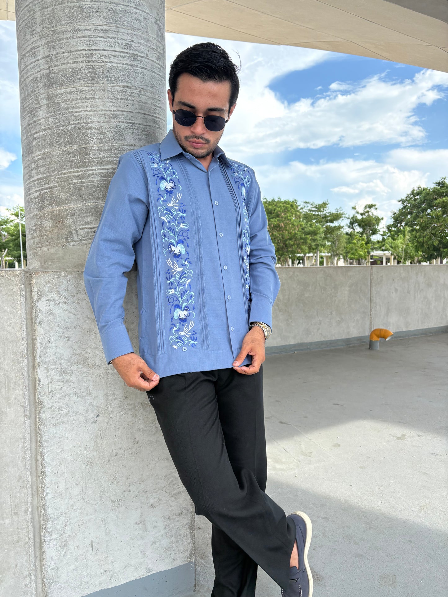 Guayabera Manga Larga modelo 027 colibrí