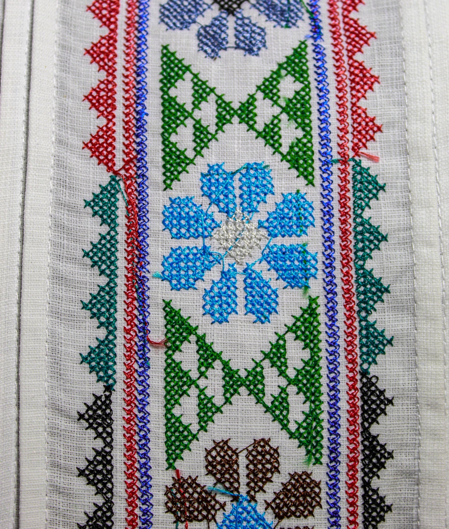 Guayabera Manga Larga MOD.077 Con Bordado De Flores colores