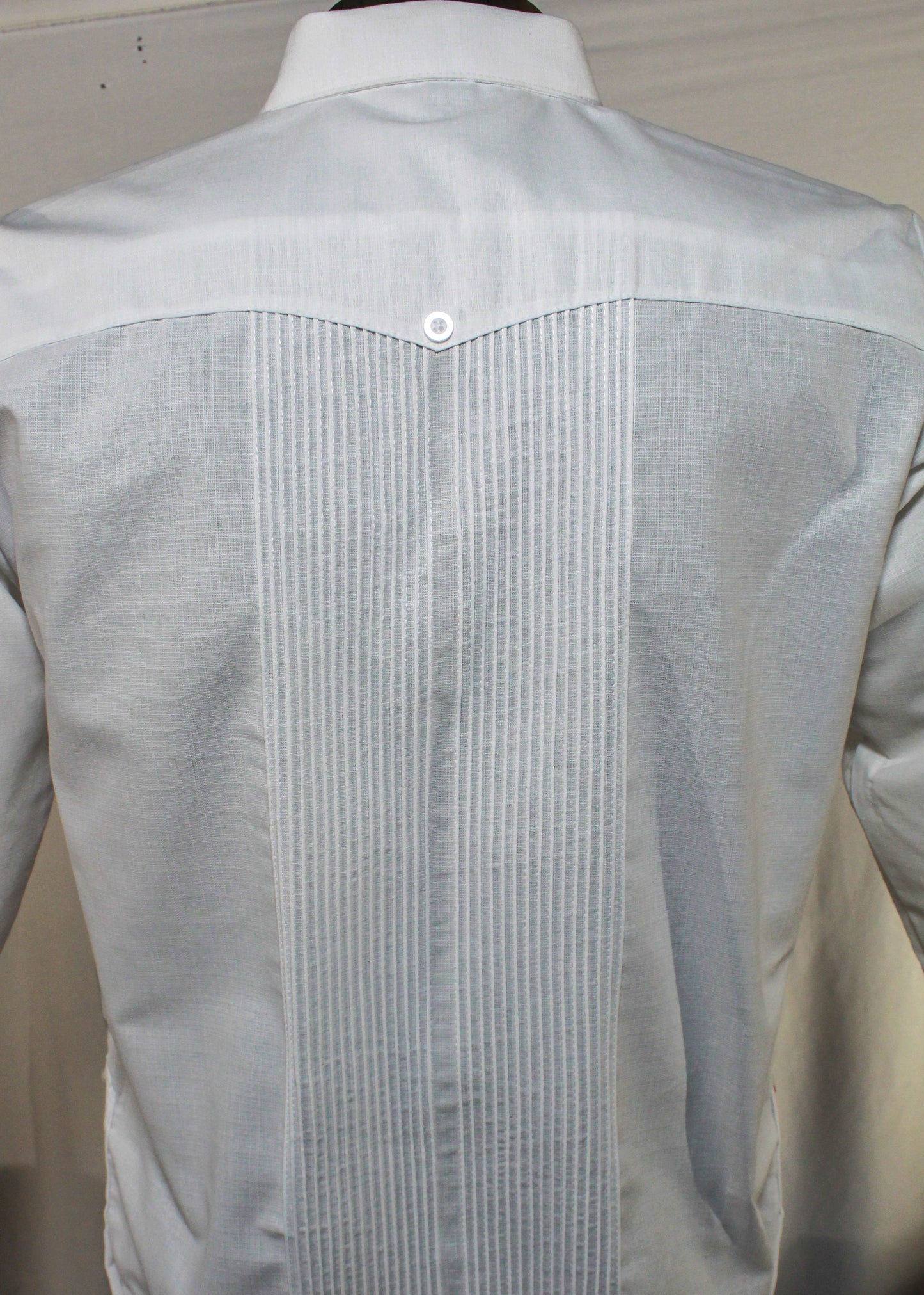 Guayabera Manga Larga MOD.077 Con Bordado De Flores colores