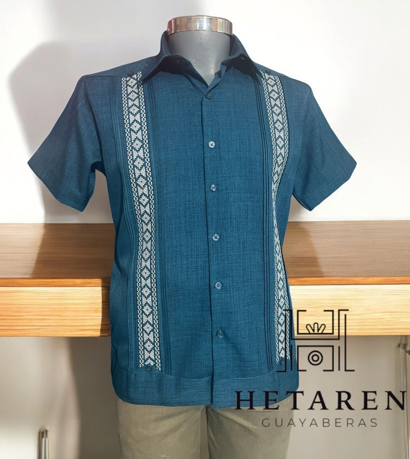 Guayabera Manga Corta MOD.141 Modelo Gabriel color verde petroleo