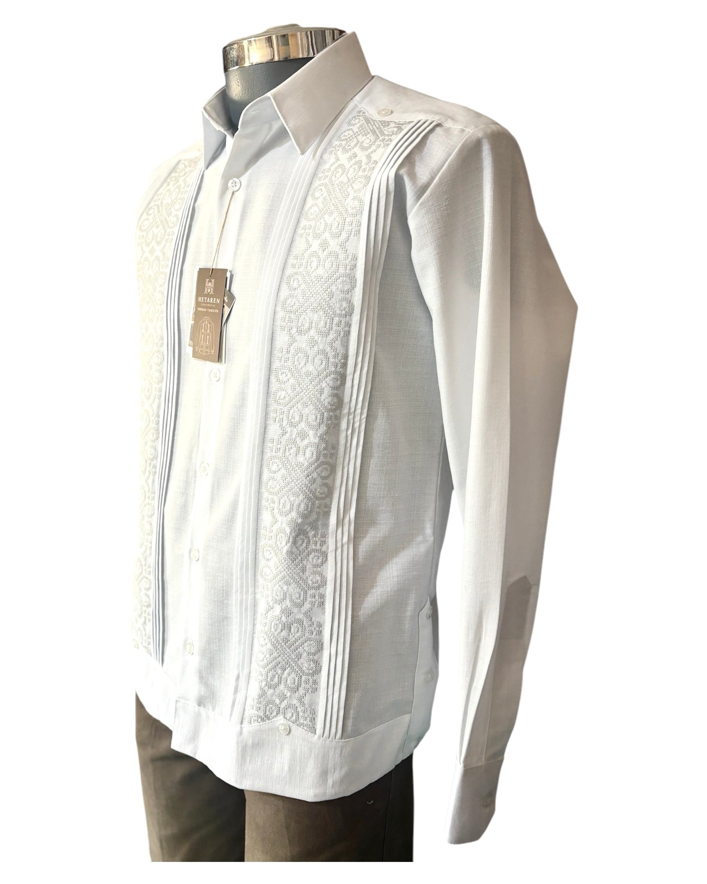 Guayabera Manga Larga MOD.025 Bordado de Corazones