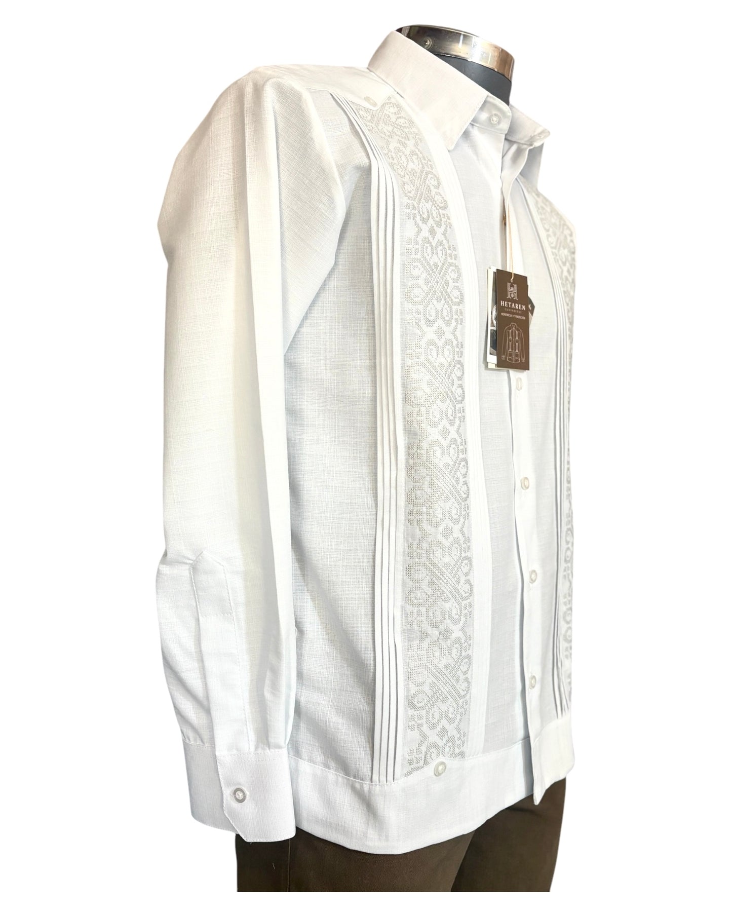 Guayabera Manga Larga MOD.025 Bordado de Corazones