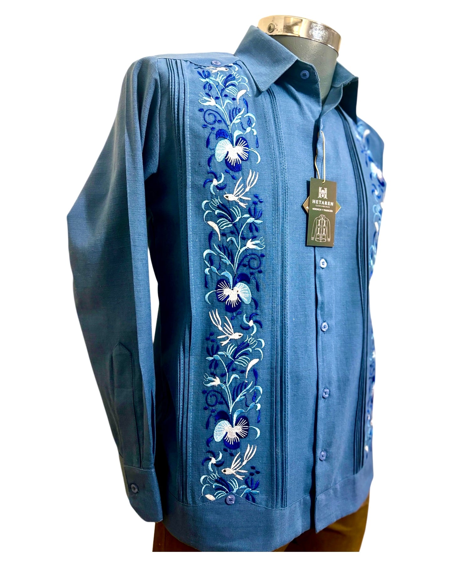 Guayabera Manga Larga MOD.001 Bordado colibrí