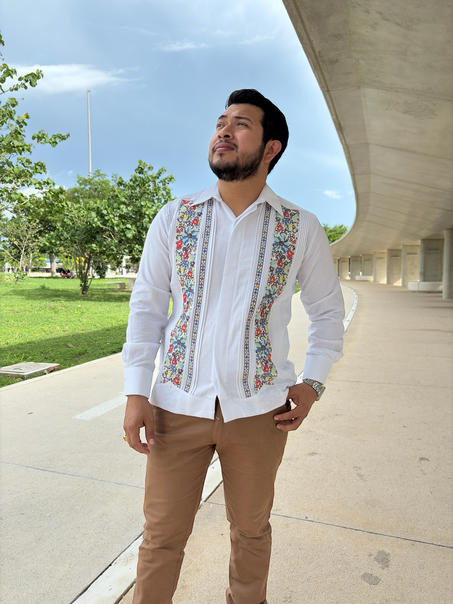 Guayabera Manga Larga MOD.014 Con Bordado De Punto de Cruz | Guayabera artesanal | HETAREN GUAYABERAS