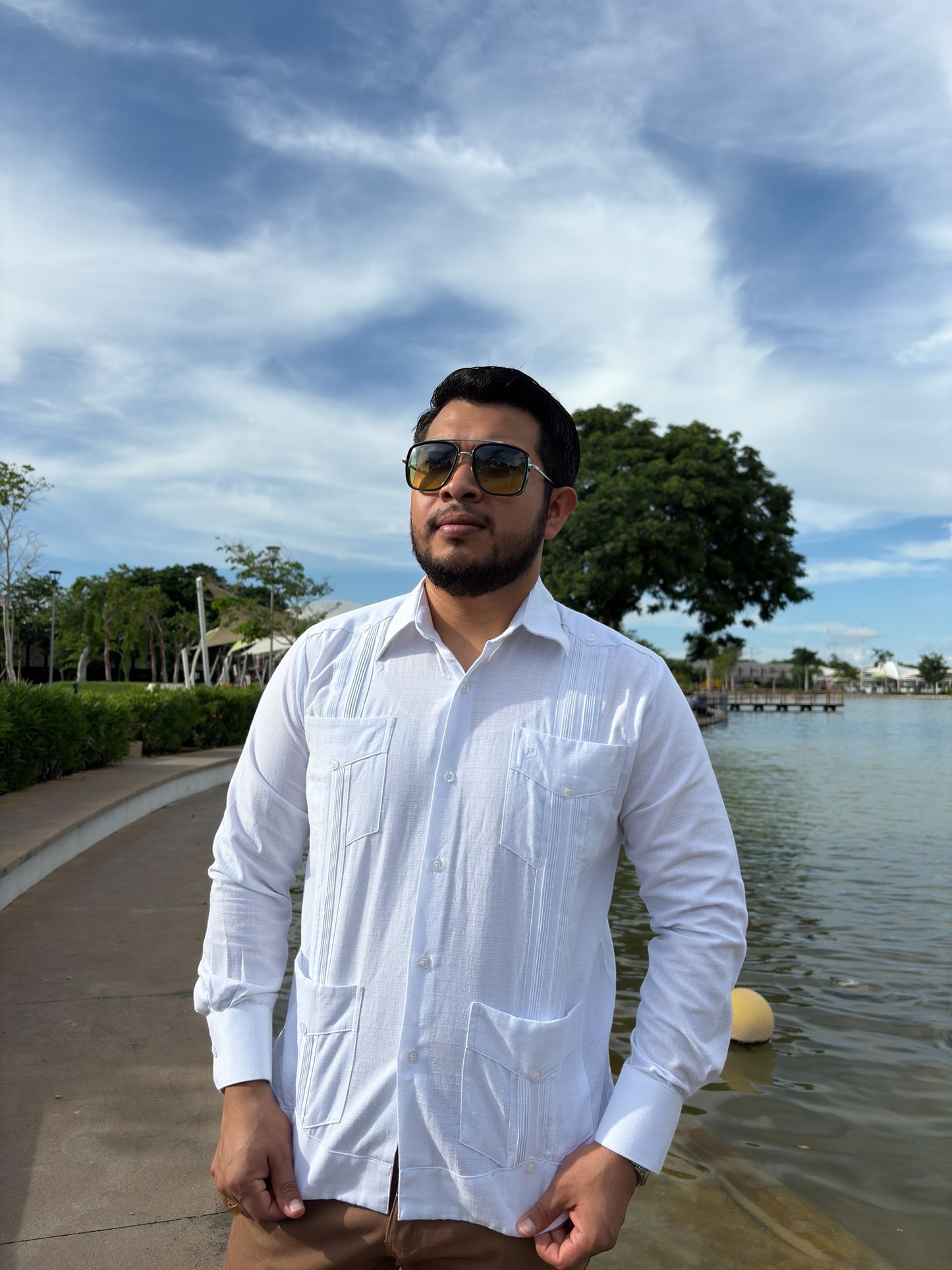 Guayabera Cubana Manga Larga Con 4 Bolsas y Alforzas
