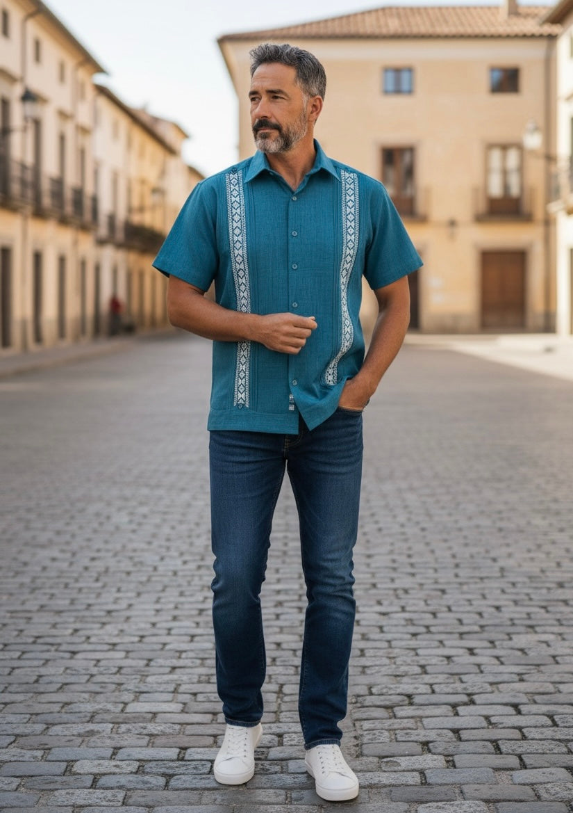 Guayabera Manga Corta MOD.141 Modelo Gabriel color verde petroleo