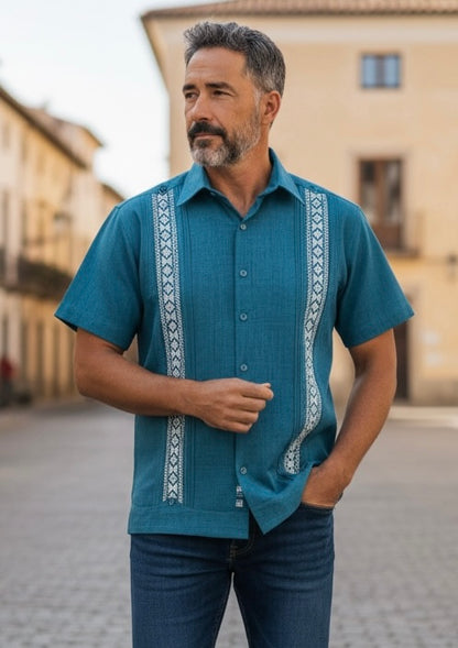 Guayabera Manga Corta MOD.141 Modelo Gabriel color verde petroleo