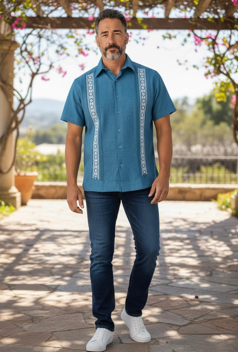 Guayabera Manga Corta MOD.141 Modelo Gabriel color verde petroleo