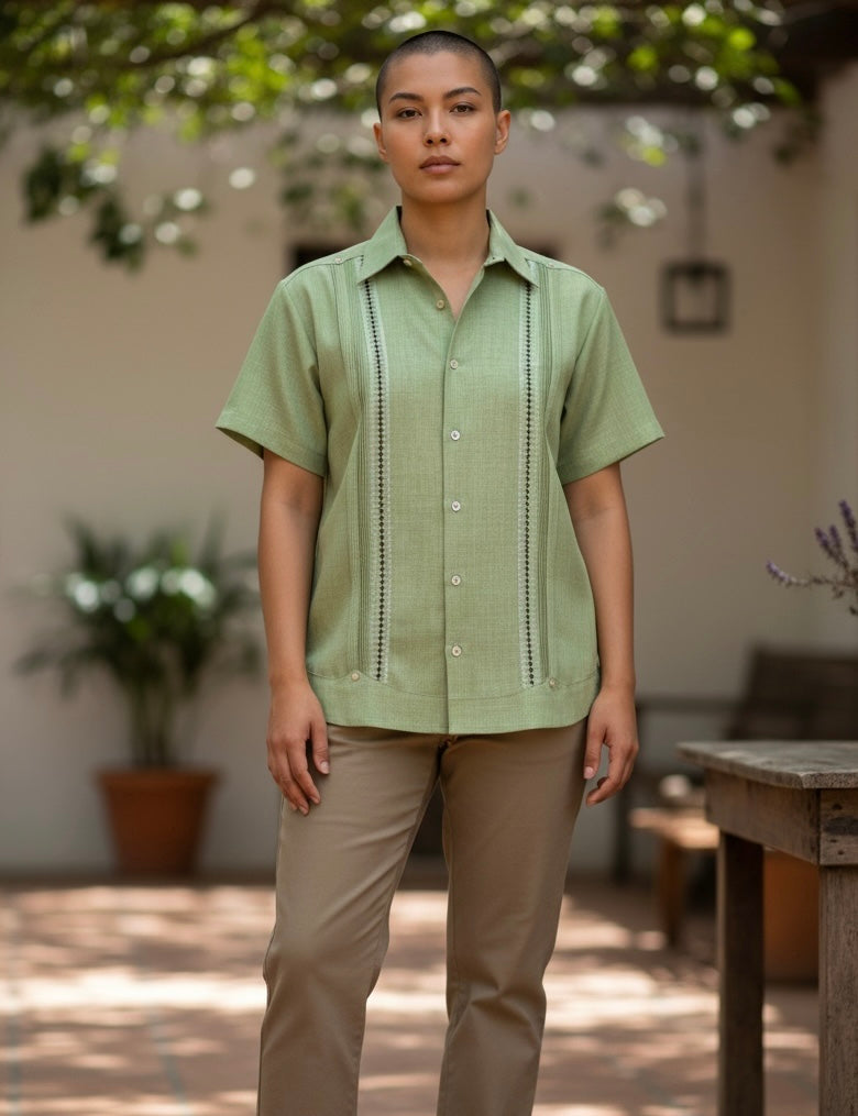 Guayabera Manga Corta MOD.065 Modelo Chichen Itza Color Verde Pasto