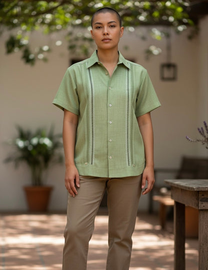Guayabera Manga Corta MOD.065 Modelo Chichen Itza Color Verde Pasto