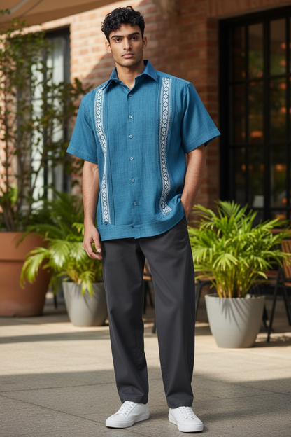 Guayabera Manga Corta MOD.141 Modelo Gabriel color verde petroleo