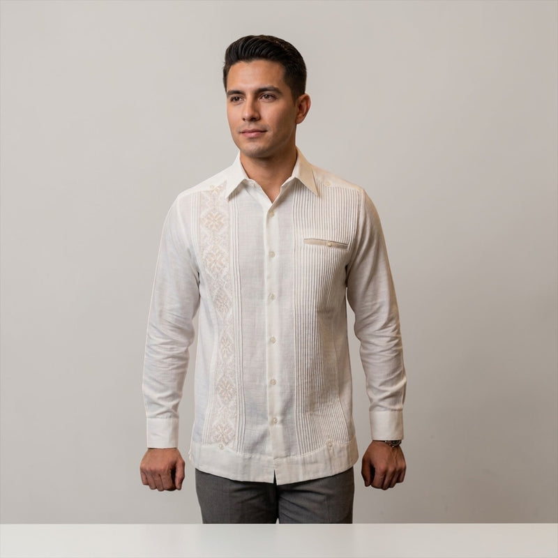 Guayabera Manga Larga MOD.108 Bordado al Tono y su bolsa de vivo | Guayabera artesanal | HETAREN GUAYABERAS