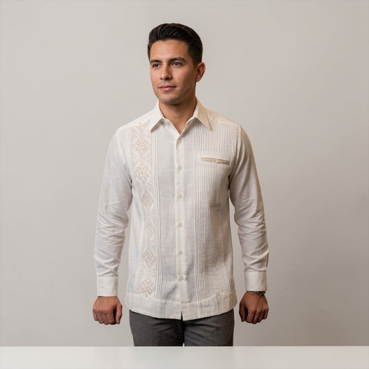 Guayabera Manga Larga MOD.108 Bordado al Tono y su bolsa de vivo