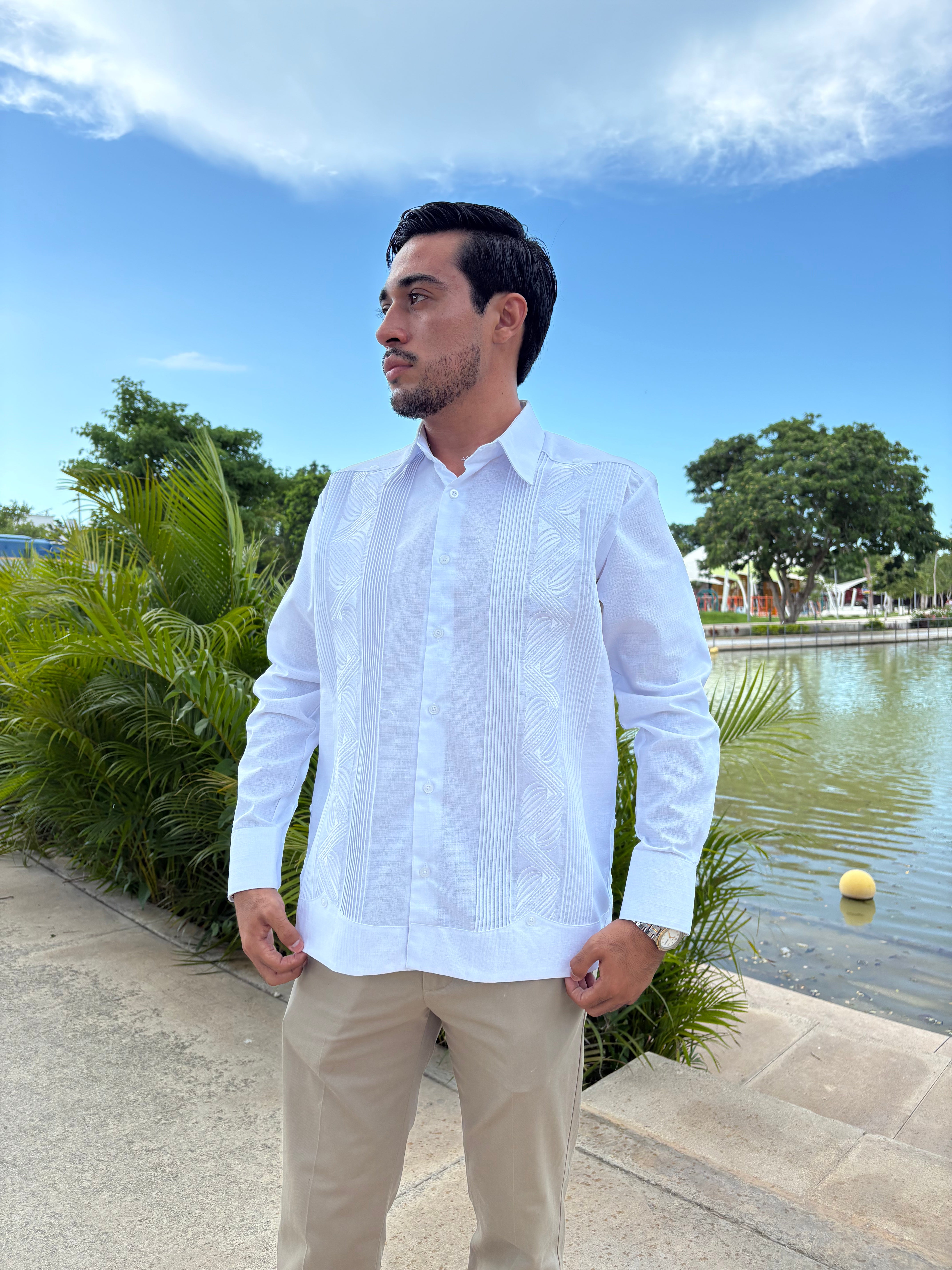 Guayabera Manga Larga MOD.139 Gobernador Bordado al Tono | Guayabera artesanal | HETAREN GUAYABERAS