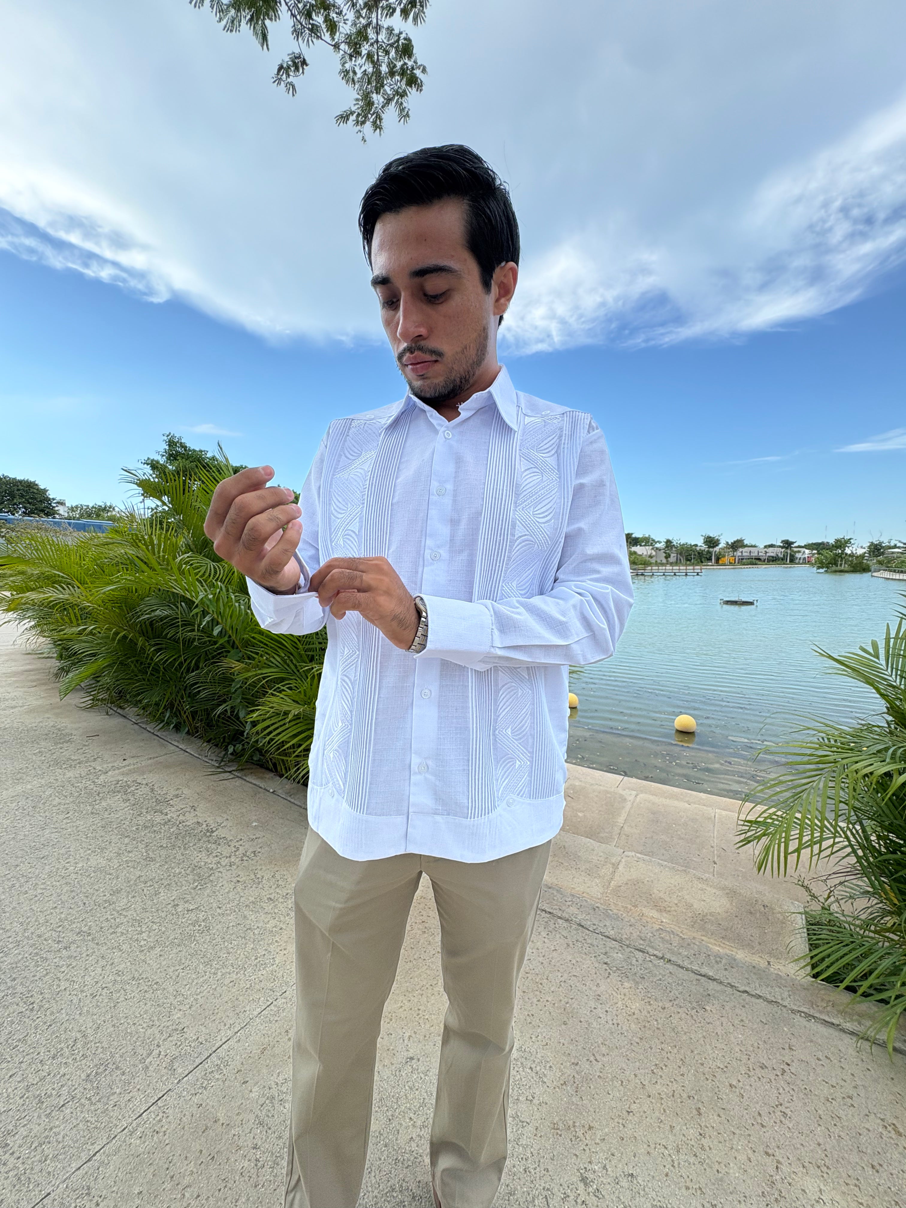 Guayabera Manga Larga MOD.139 Gobernador Bordado al Tono | Guayabera artesanal | HETAREN GUAYABERAS