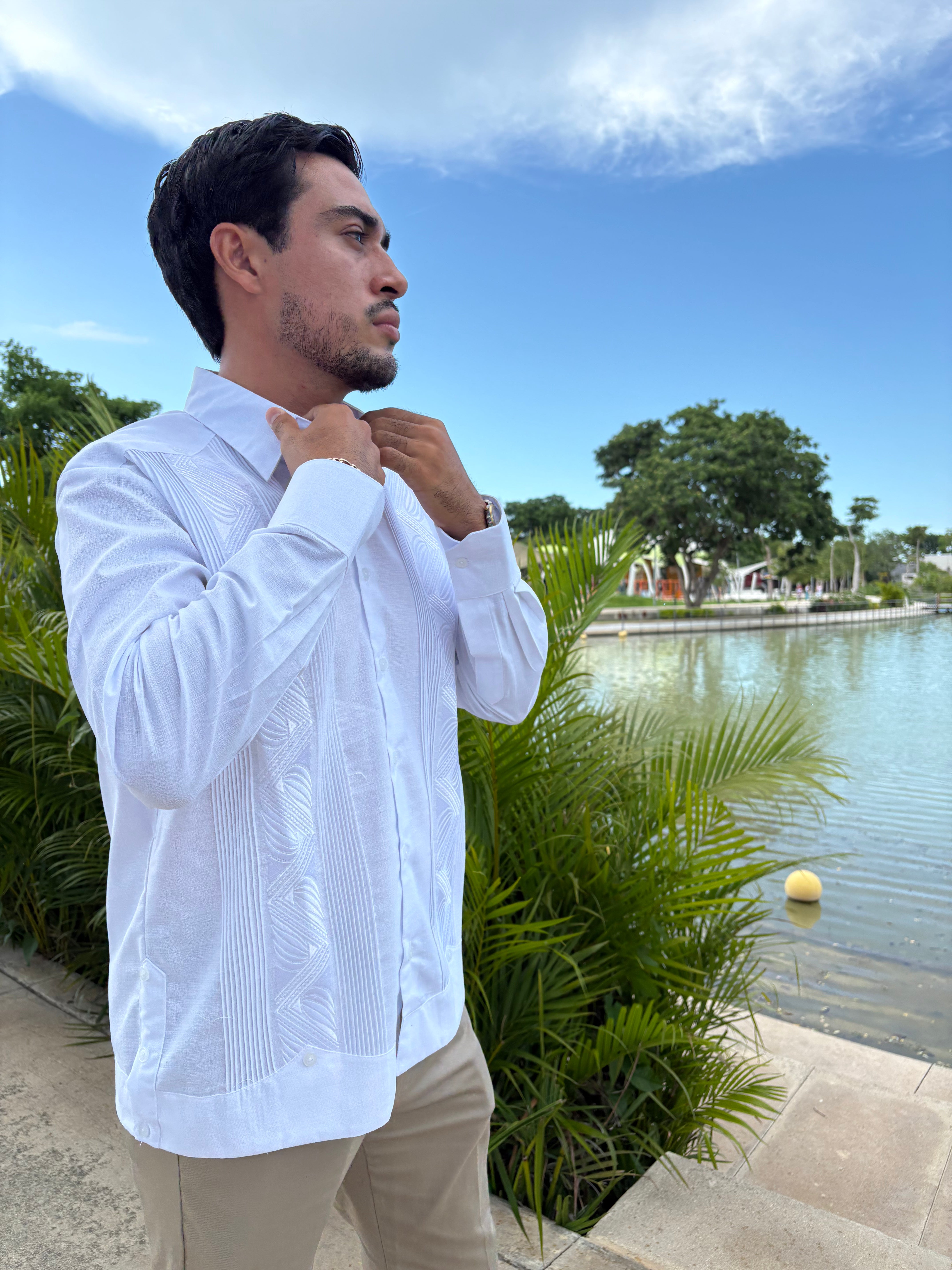 Guayabera Manga Larga MOD.139 Gobernador Bordado al Tono | Guayabera artesanal | HETAREN GUAYABERAS