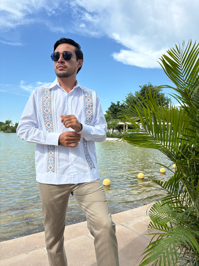 Guayabera Manga Larga MOD.119 Modelo Juan | Guayabera artesanal | HETAREN GUAYABERAS