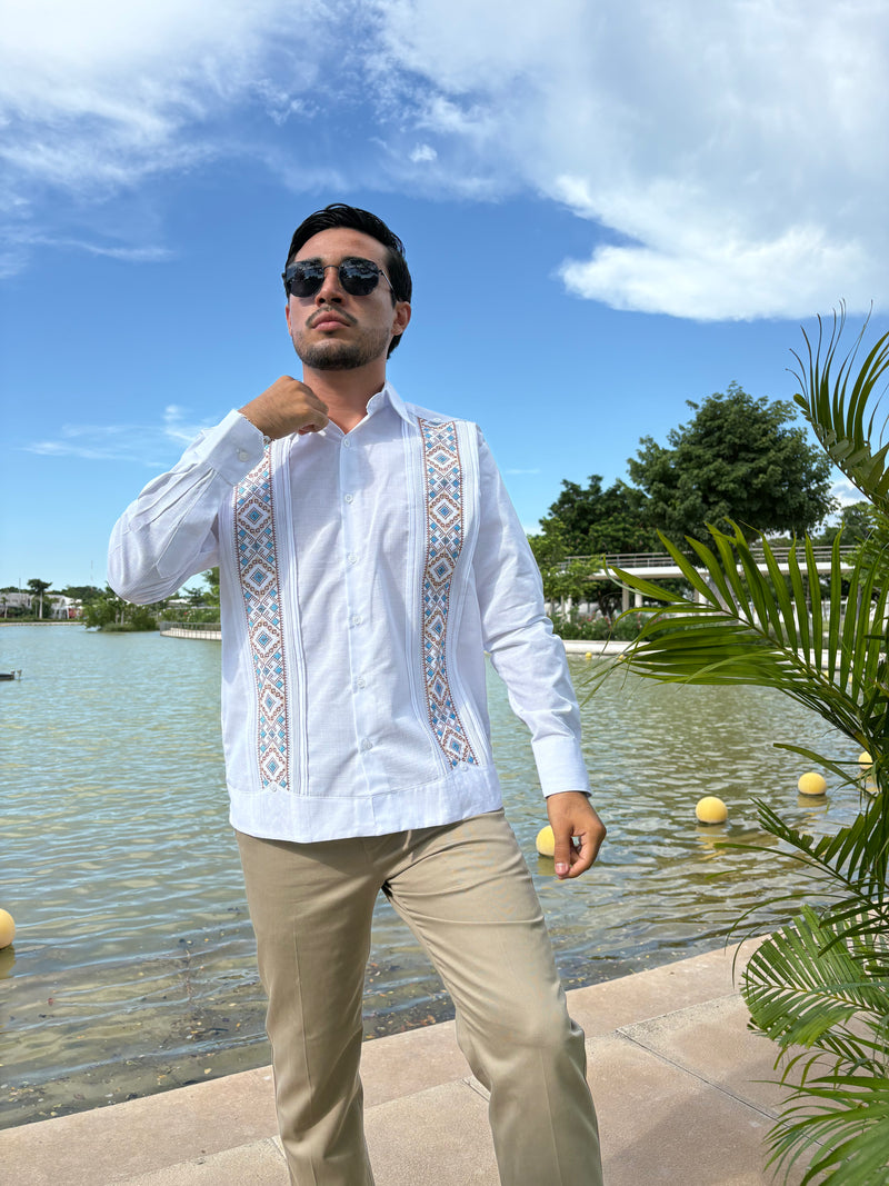 Guayabera Manga Larga MOD.119 Modelo Juan | Guayabera artesanal | HETAREN GUAYABERAS