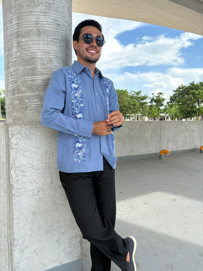 Guayabera Manga Larga MOD.027 Bordado colibrí