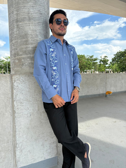 Guayabera Manga Larga MOD.027 Bordado colibrí