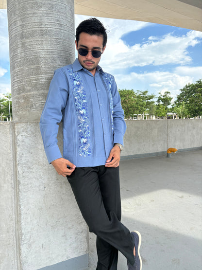 Guayabera Manga Larga MOD.027 Bordado colibrí