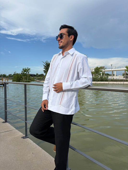 Guayabera Manga Larga MOD.065 modelo Armando