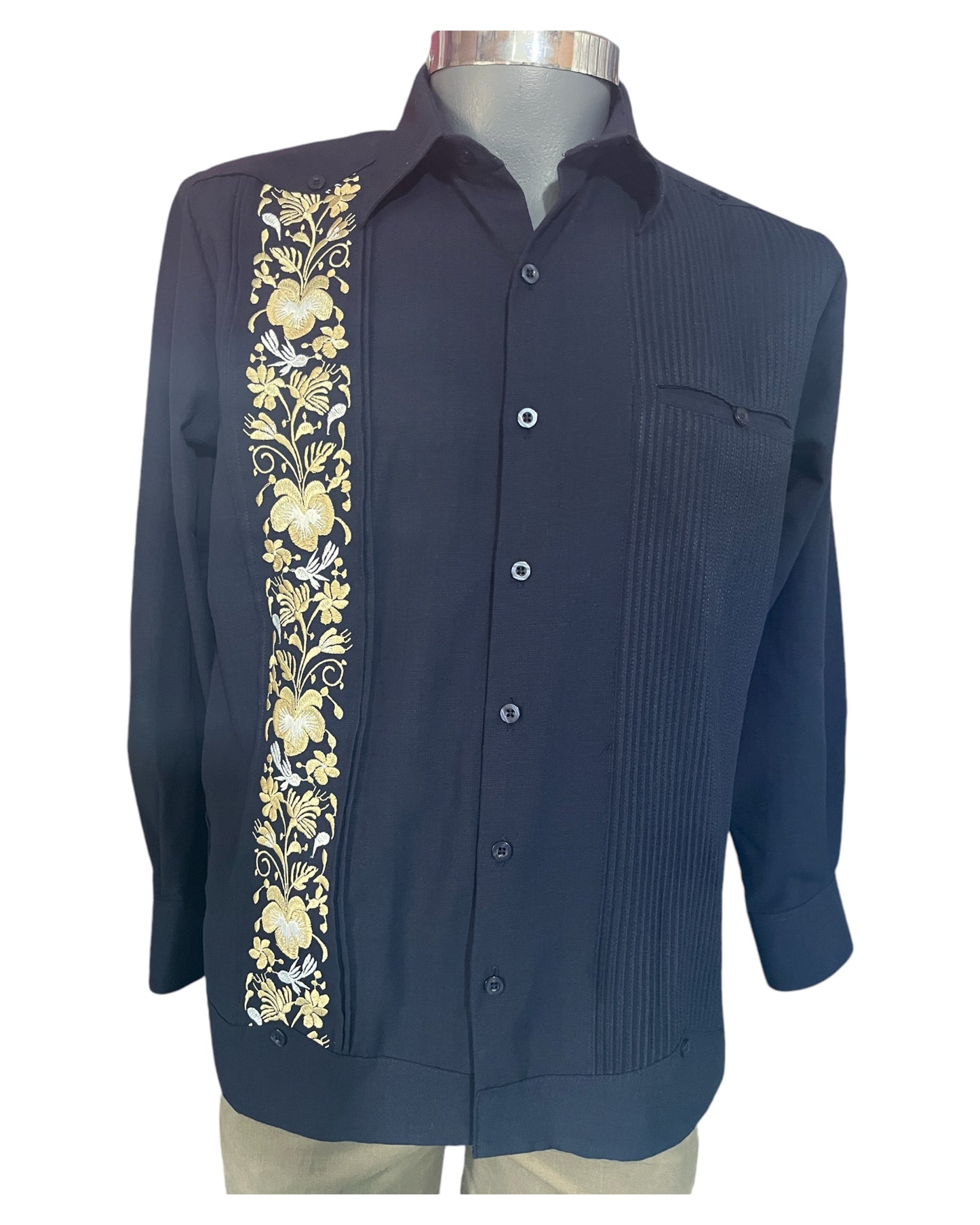 Guayabera Manga Larga MOD.001 bordado Colibri sin bordado en cuello y puño