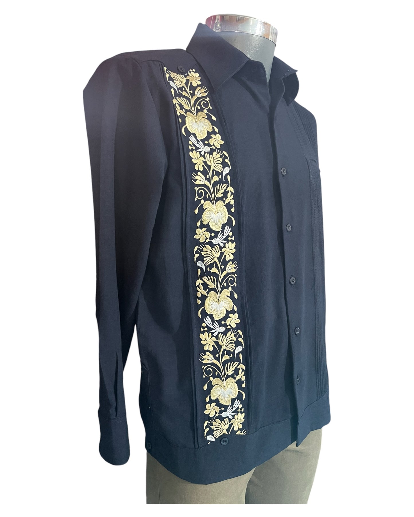 Guayabera Manga Larga MOD.001 bordado Colibri sin bordado en cuello y puño
