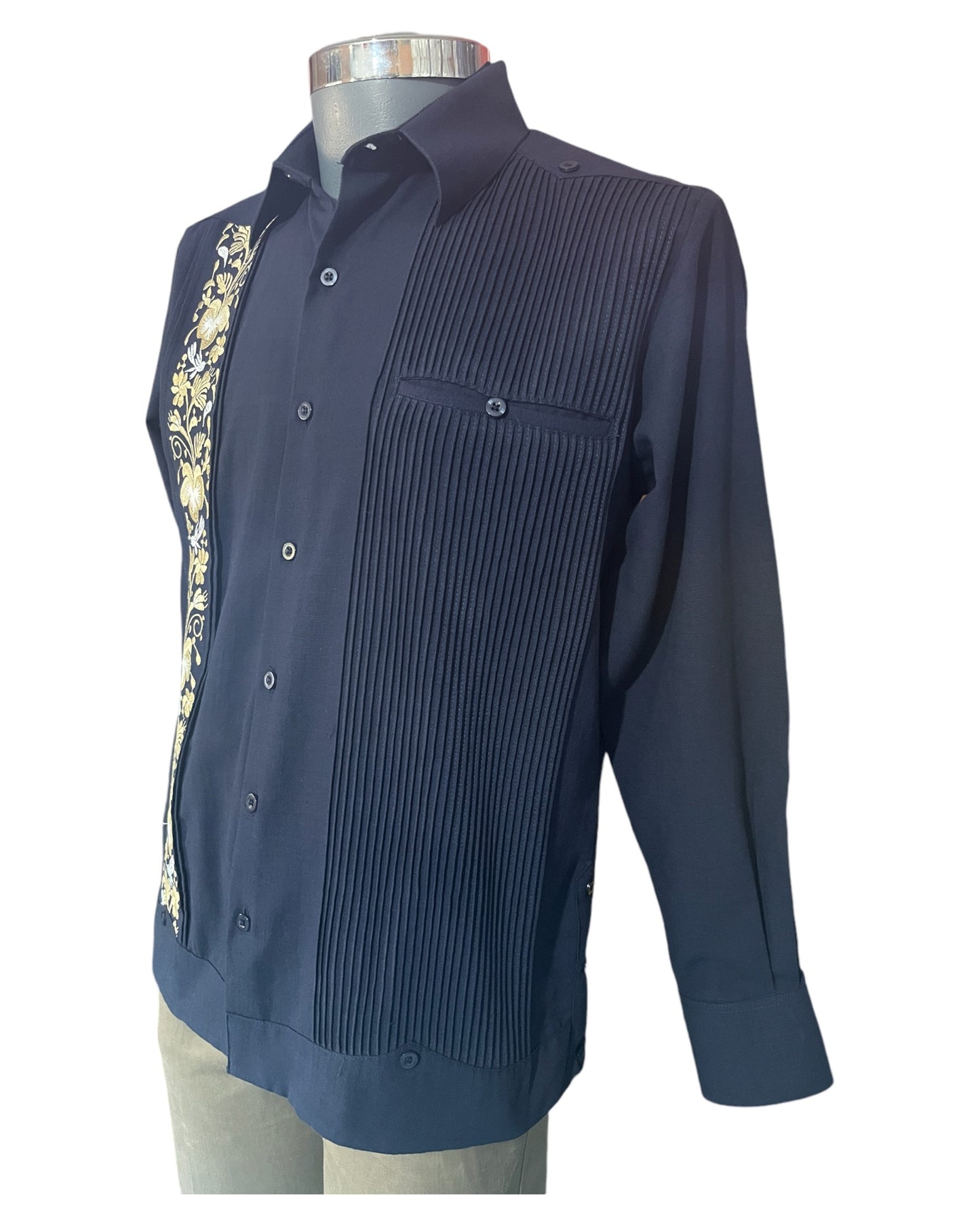 Guayabera Manga Larga MOD.001 bordado Colibri sin bordado en cuello y puño