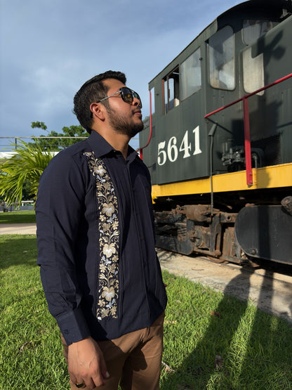 Guayabera Manga Larga MOD.001 bordado Colibri sin bordado en cuello y puño