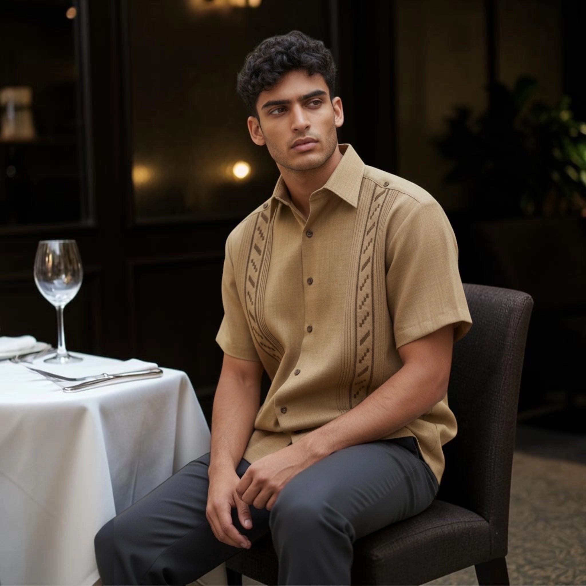 Guayabera Manga Corta MOD.048 Color Kaki Con Bordado Baritas Café | Guayabera artesanal | HETAREN GUAYABERAS