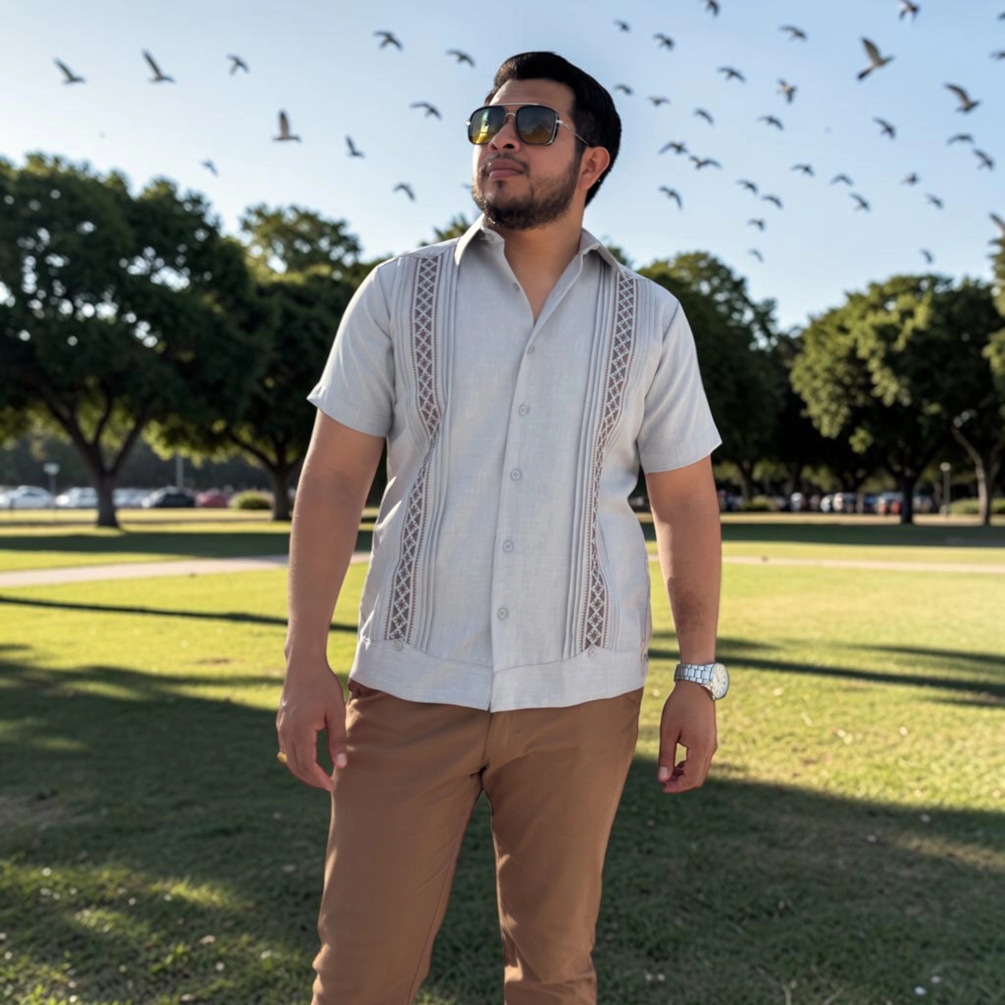 Guayabera Manga Corta MOD.068 Color Gris Con Bordado Tuxpan | Guayabera artesanal | HETAREN GUAYABERAS