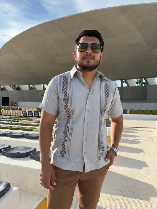 Guayabera Manga Corta MOD.068 Color Gris con bordado Tuxpan