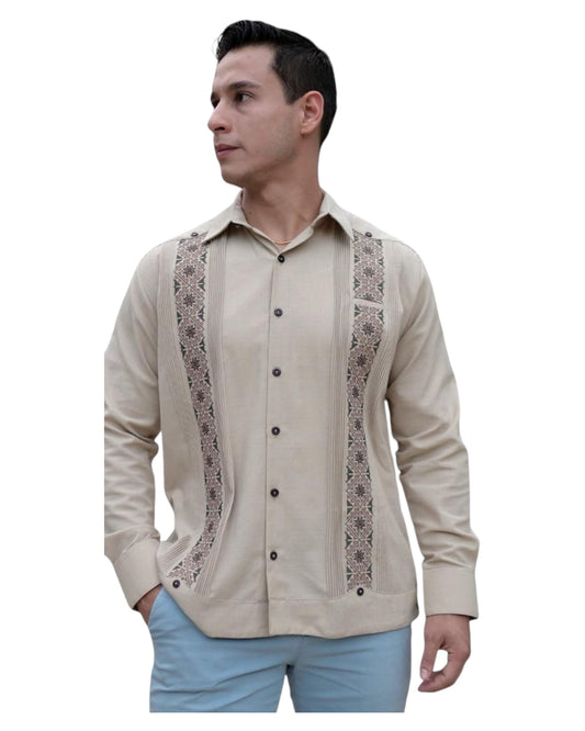 Guayabera Manga Larga MOD.079 con bordado estrella y plumero