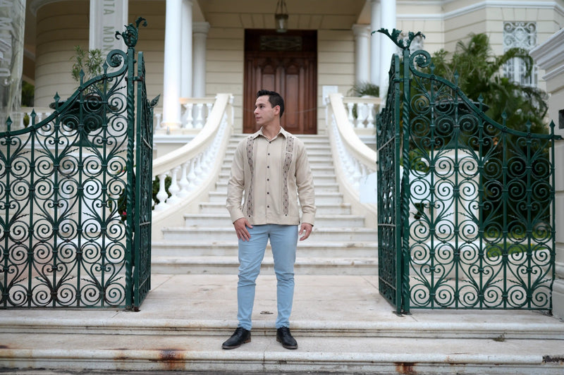 Guayabera Manga Larga MOD.079 Con Bordado Estrella y Plumero | Guayabera artesanal | HETAREN GUAYABERAS