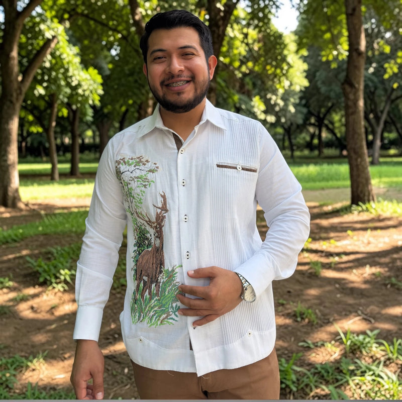 Guayabera Manga Larga MOD.125 Con Bordado Venado | Guayabera artesanal | HETAREN GUAYABERAS
