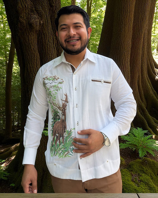 Guayabera Manga Larga MOD.125 con bordado venado
