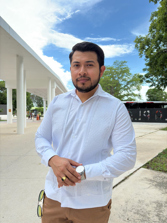 Guayabera Manga Larga MOD.158 Bordado Panal Blanco