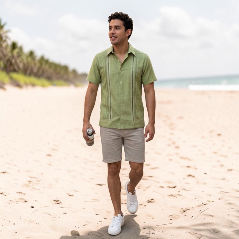 Guayabera Manga Corta MOD.065 Modelo Chichen Itza Color Verde Pasto | Guayabera artesanal | HETAREN GUAYABERAS