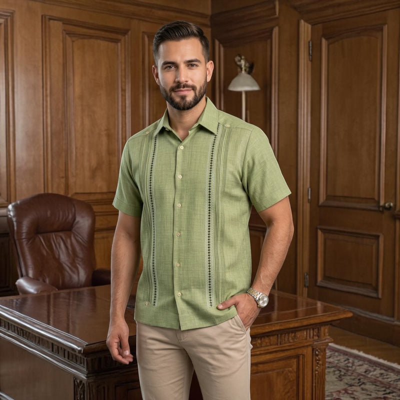 Guayabera Manga Corta MOD.065 Modelo Chichen Itza Color Verde Pasto | Guayabera artesanal | HETAREN GUAYABERAS
