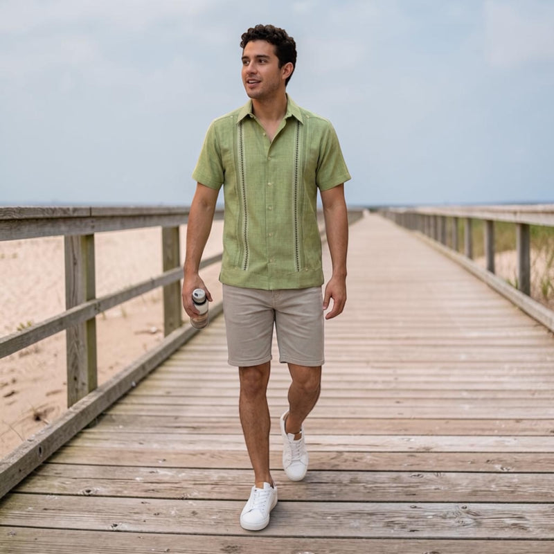 Guayabera Manga Corta MOD.065 Modelo Chichen Itza Color Verde Pasto | Guayabera artesanal | HETAREN GUAYABERAS