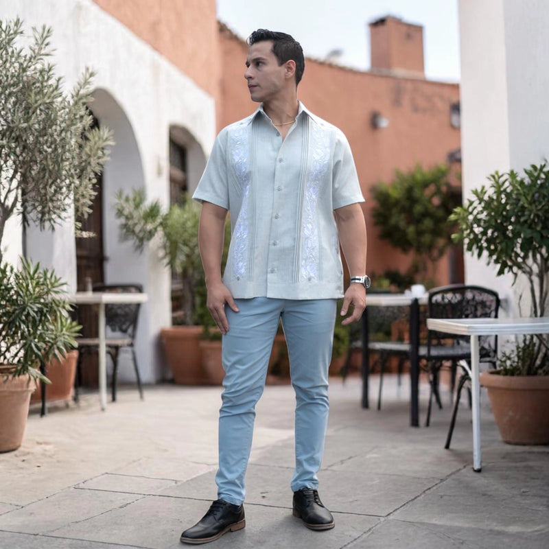 Guayabera Manga Corta MOD.088C Con Bordado Ilusión Color Gris Claro | Guayabera artesanal | HETAREN GUAYABERAS