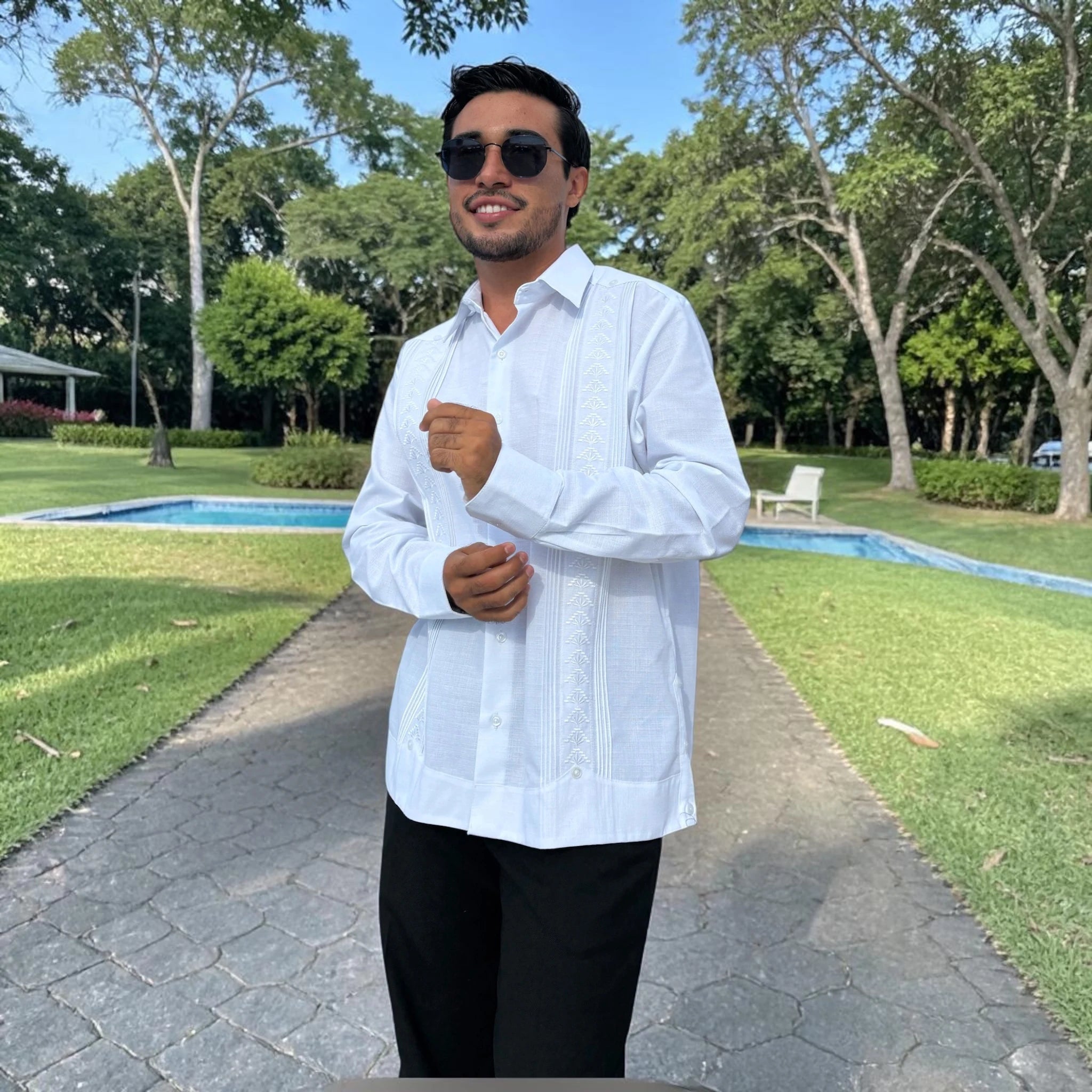 Guayabera Manga Larga MOD.122 Bordado Pirámide | Guayabera artesanal | HETAREN GUAYABERAS