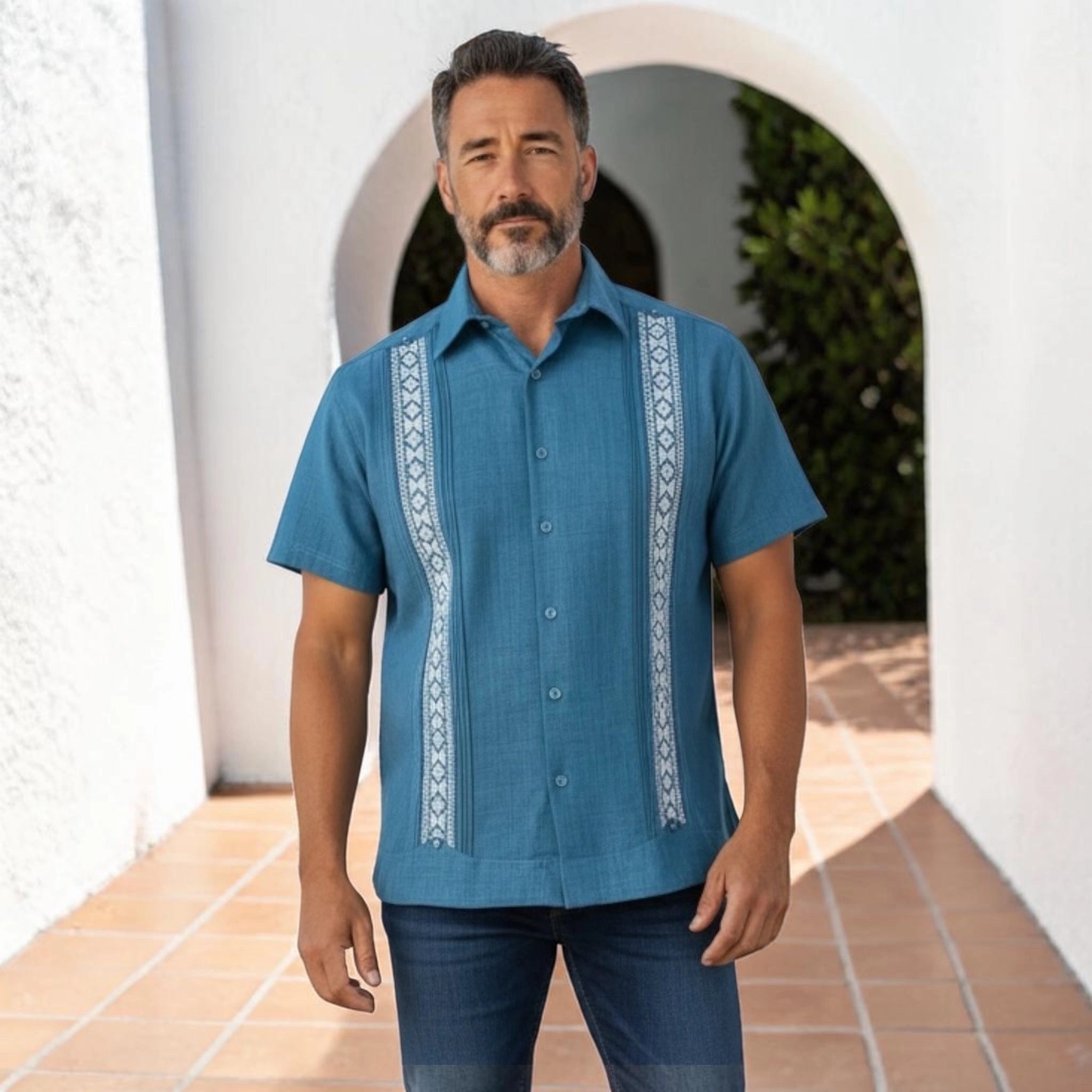 Guayabera Manga Corta MOD.141 Modelo Gabriel Color Verde Petróleo | Guayabera artesanal | HETAREN GUAYABERAS
