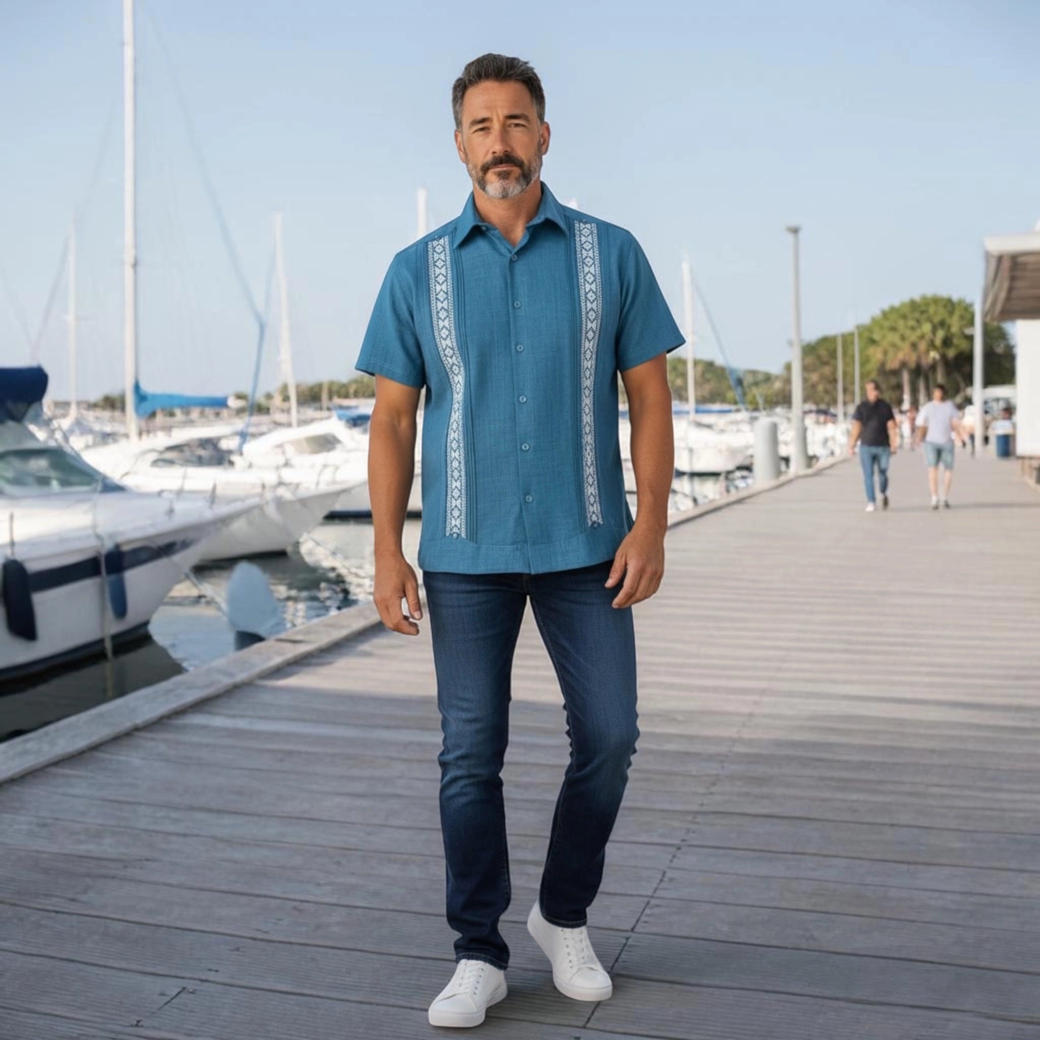 Guayabera Manga Corta MOD.141 Modelo Gabriel Color Verde Petróleo | Guayabera artesanal | HETAREN GUAYABERAS