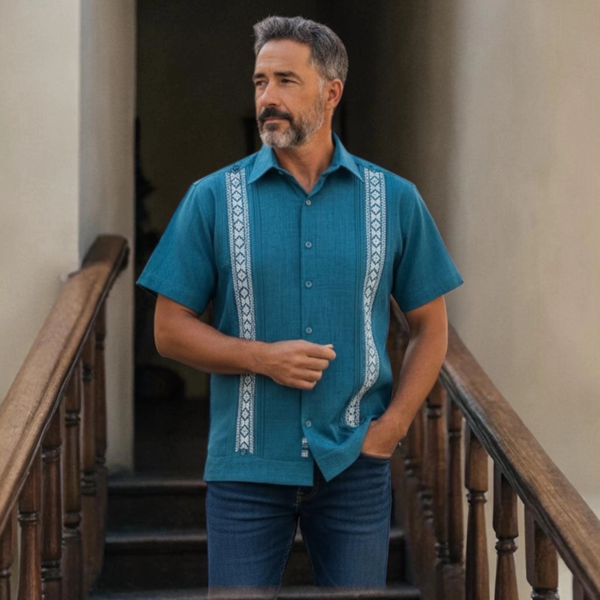 Guayabera Manga Corta MOD.141 Modelo Gabriel Color Verde Petróleo | Guayabera artesanal | HETAREN GUAYABERAS