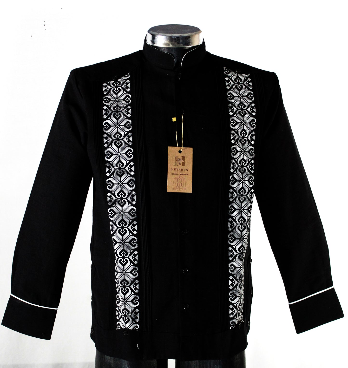 Guayabera Manga Larga MOD.064 Bordado De Corazones y cuello mao