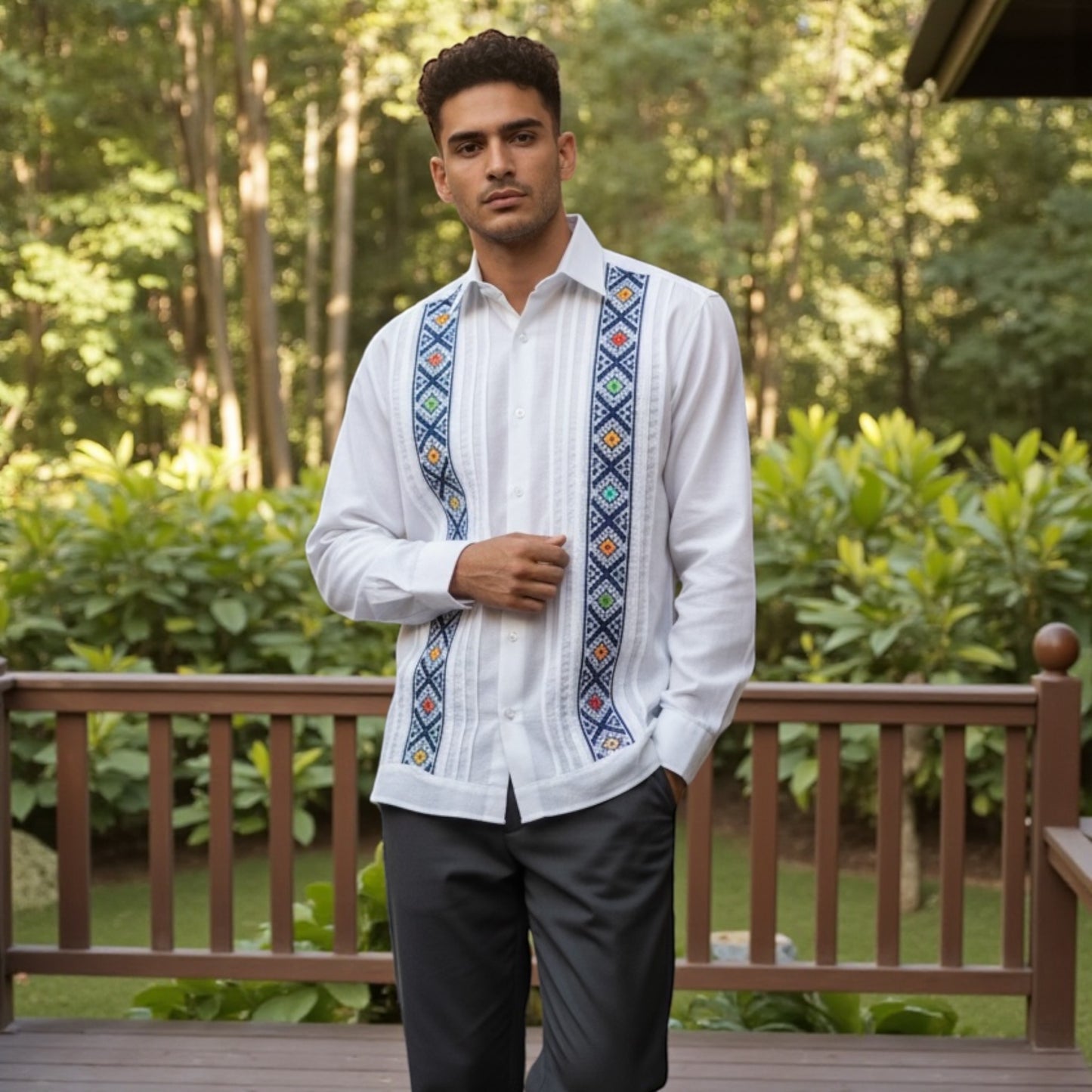 Guayabera Manga Larga MOD.076 Con Bordado De Gemas Colores Fuertes